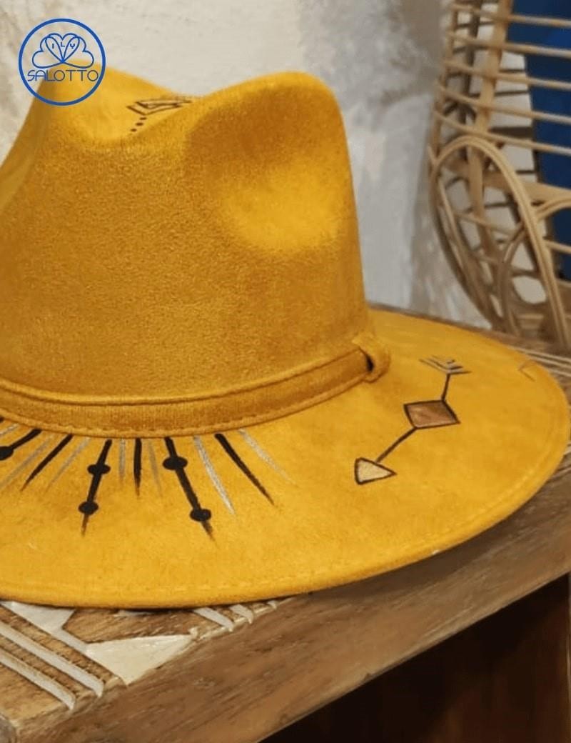 Chapéu explorer camurça pintado à mão mostarda | Salotto