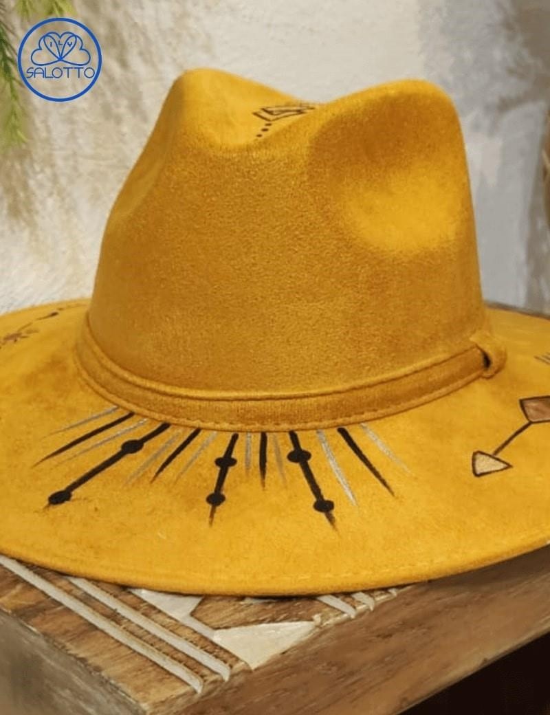 Chapéu explorer camurça pintado à mão mostarda | Salotto