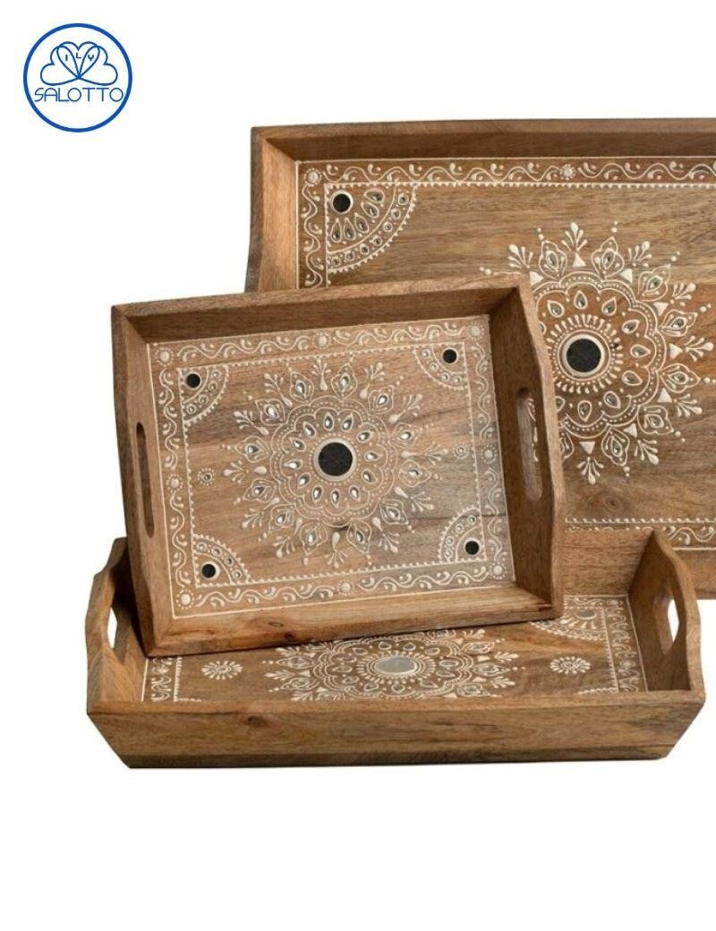 Vassoio in legno dipinto con cristalli naturali | Salotto