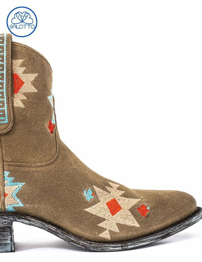 Short beige Mexican Navajo embroidered boot | Salotto