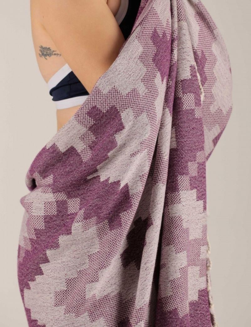 Fouta geométrica 100% algodón turco. 360 gr. pruna/ciruela | Salotto