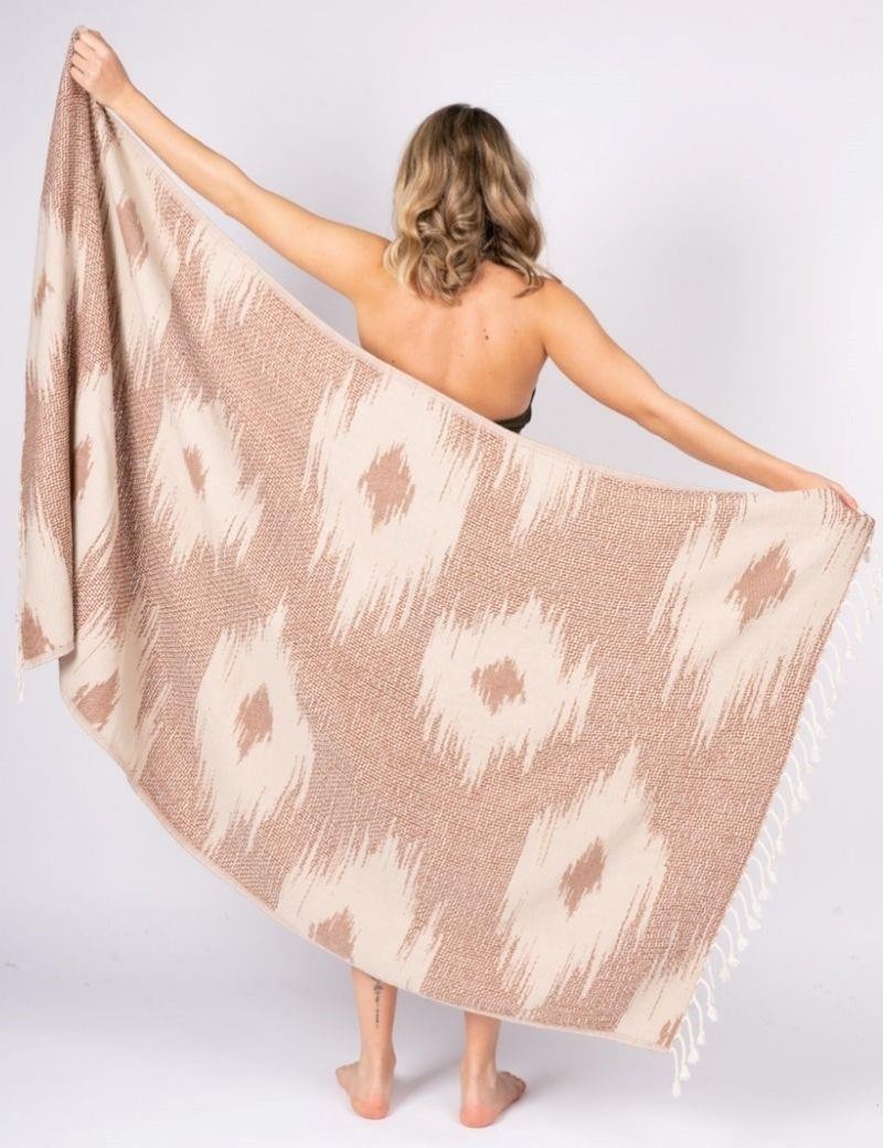 Reversible Fouta Ikat 100% Turkish cotton. 390 gr. coral | Salotto