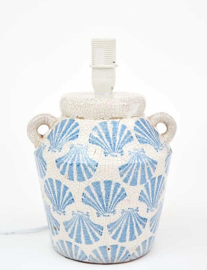 Terracotta shell white lamp | Living room