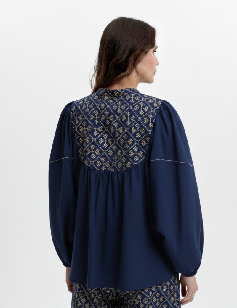 BLUSA BORDADA DE PAJARITAS EN RAMIE GRIEGO – GREEK ARCHAIC KORI