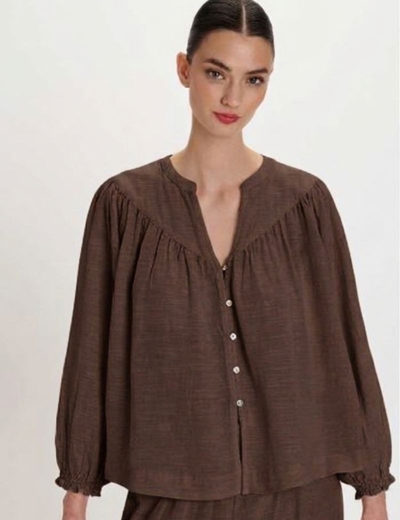 BLUSA CON BOTONES LISA PEARL & CAVIAR