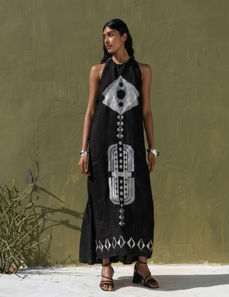 VESTIDO DE RAMIE CON BORDADO PLATA NEMA RESORT WEAR