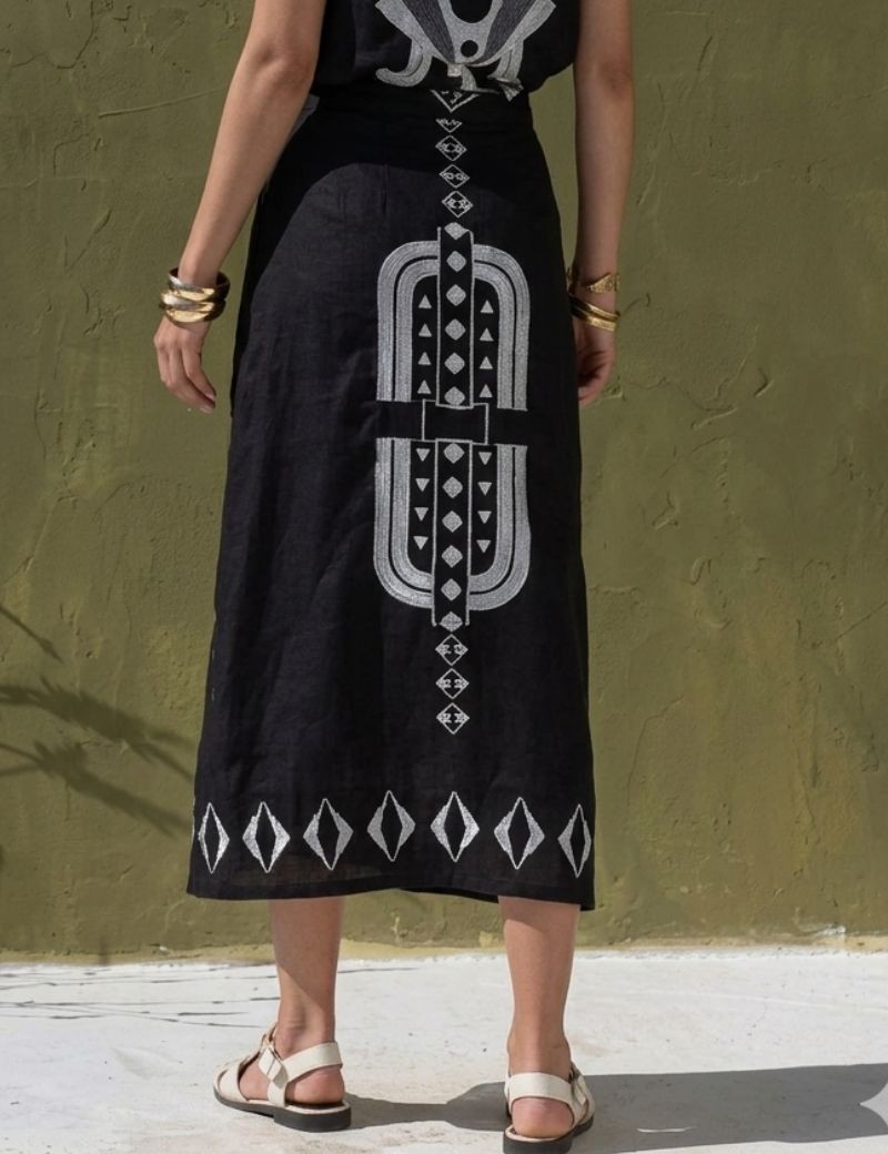 FALDA DE RAMIE CON BORDADO PLATA NEMA RESORT WEAR