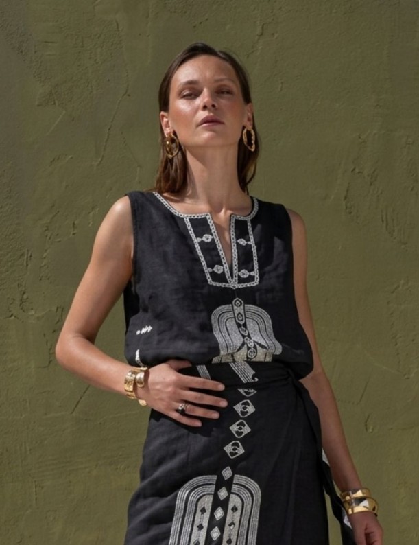 TOP DE RAMIE CON BORDADO PLATA NEMA RESORT WEAR